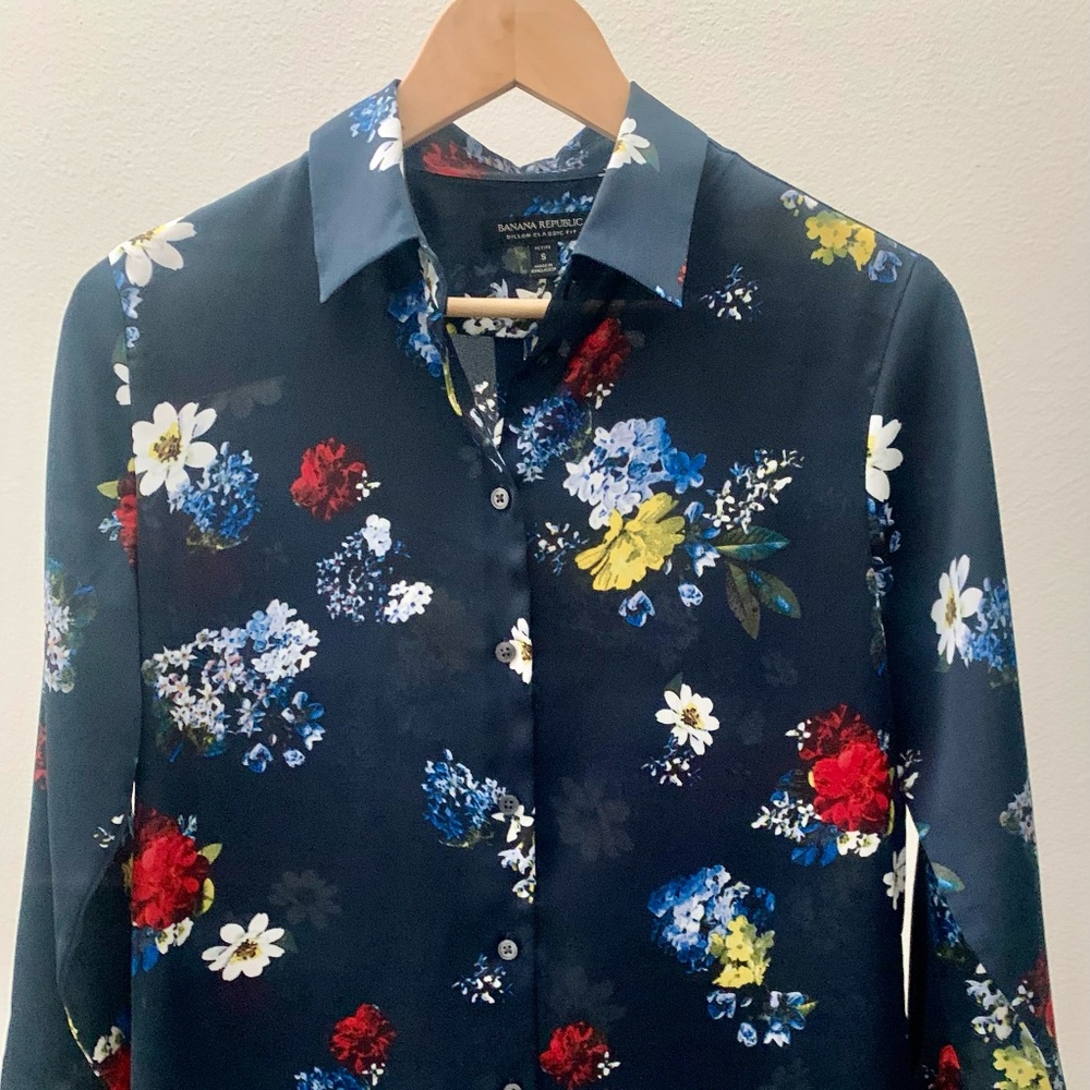 BANANA REPUBLIC DILLON Classic Fit Blue Floral Button front Blouse PS